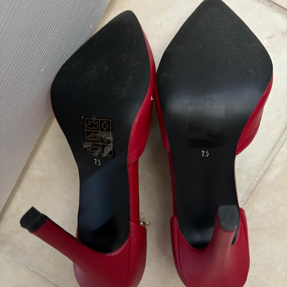 High heel shoes - Picture 3 of 6